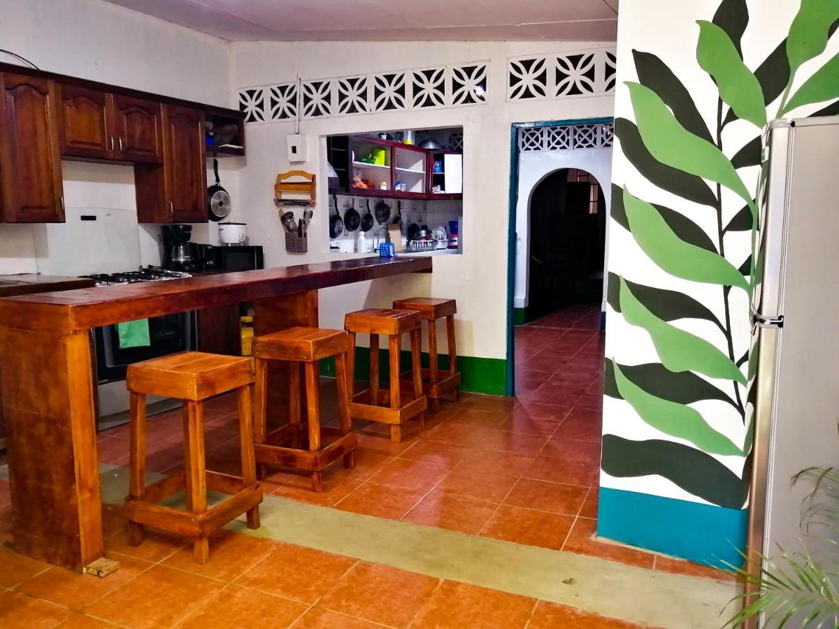 Hostal El Rio León Eksteriør billede