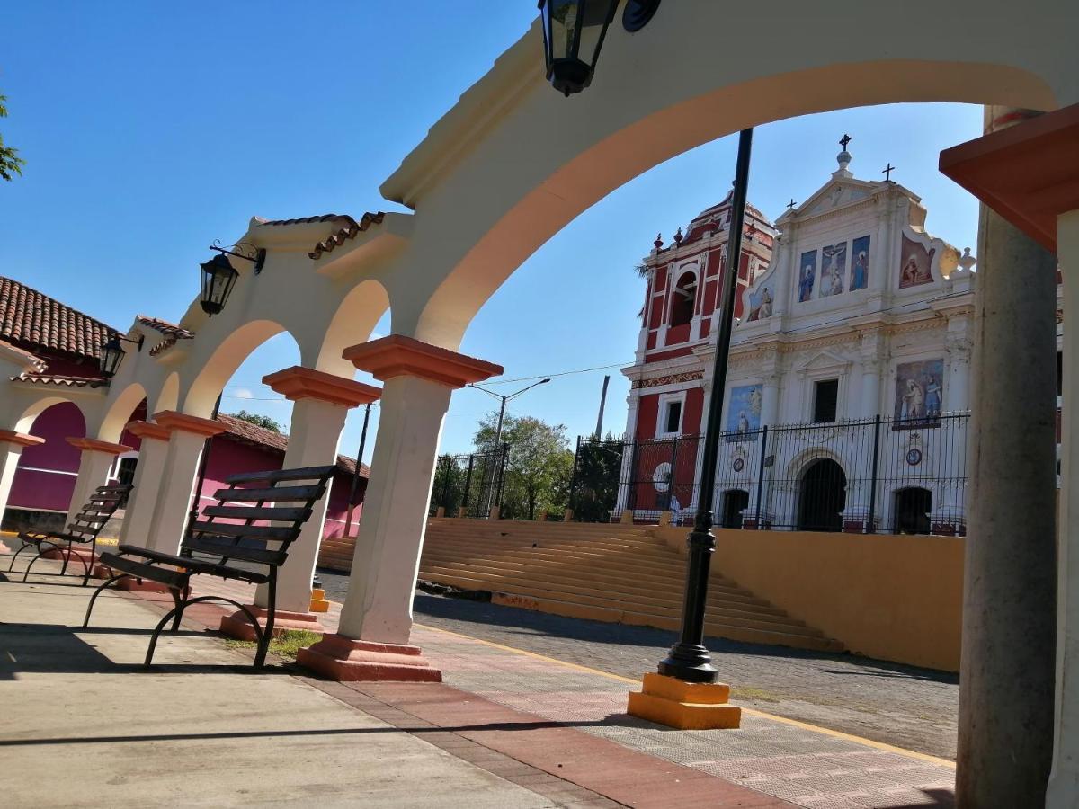 Hostal El Rio León Eksteriør billede