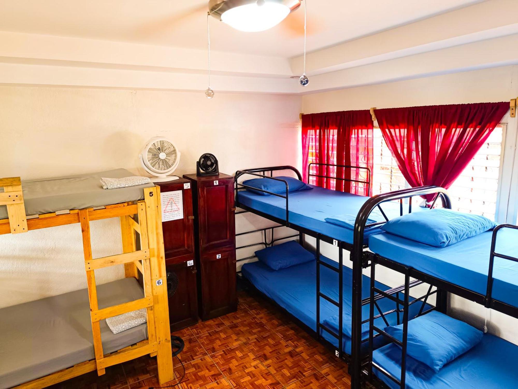 Hostal El Rio León Eksteriør billede