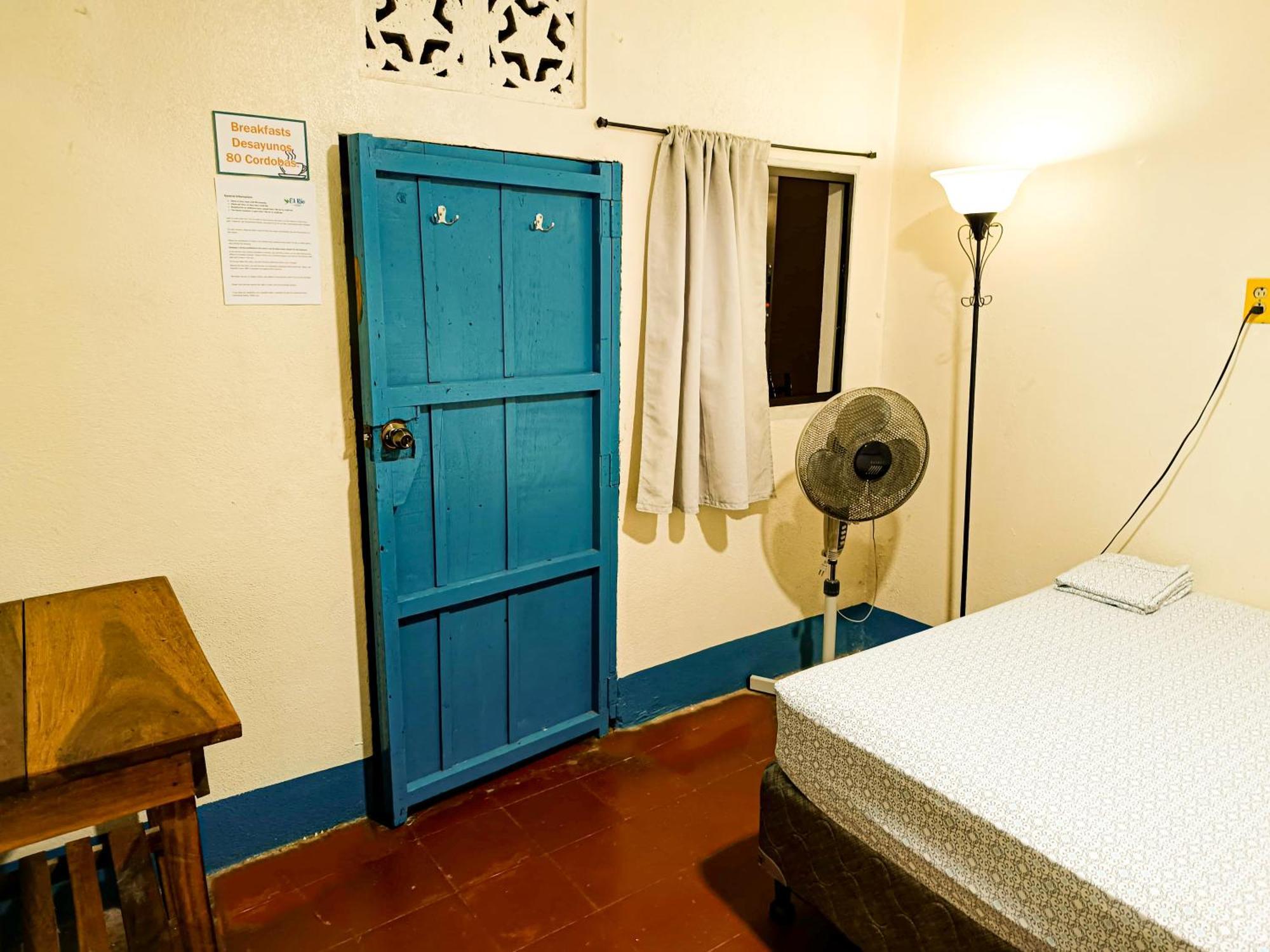 Hostal El Rio León Eksteriør billede