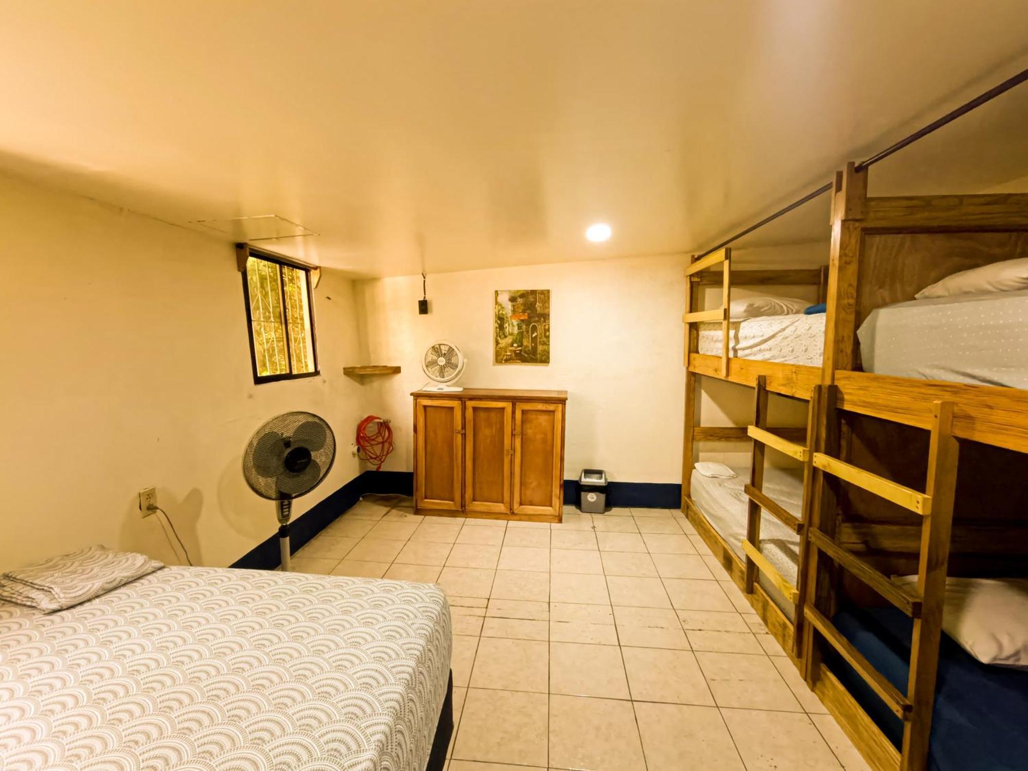 Hostal El Rio León Eksteriør billede